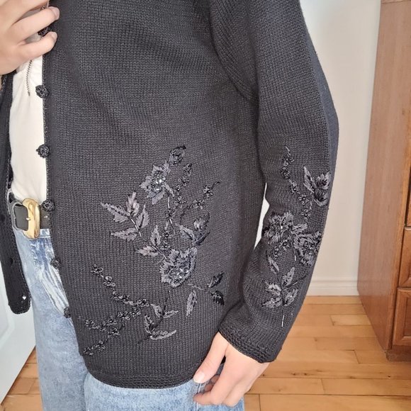 HEIRLOOM COLLECTIBLES BLACK EMBROIDERED KNITTED PADDED CARDIGAN - Picture 3 of 7